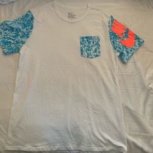 Men’s large NIKE tshirt